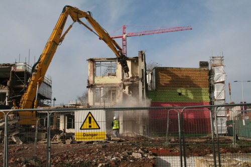 28 Feb 2014: 9.37am - demolition of the adjacent building